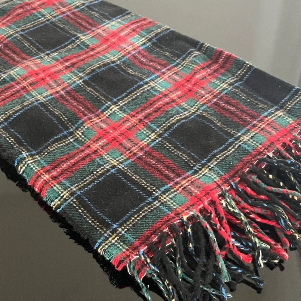 NWOT J.Crew Plaid Scarf in Italian Wool - Picture 3 of 3